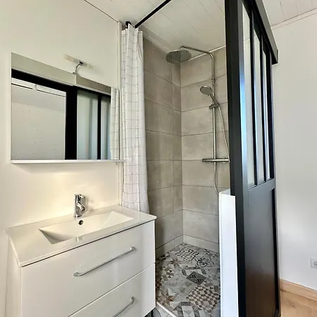 Paisible Proche Centre Apartment